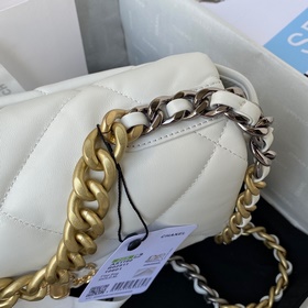 1160 Маленькая сумка Chanel осень-зима 2019. Сочетание всех класс