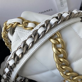 1160 Маленькая сумка Chanel осень-зима 2019. Сочетание всех класс