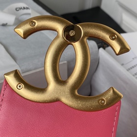 chanel 24C Ранневесенняя коллекция AS4596 с большим логотипом в с