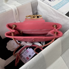 chanel 24C Ранневесенняя коллекция AS4596 с большим логотипом в с