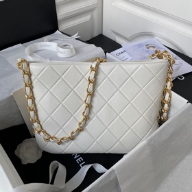 chanel 23khobo, эта сумка в стиле хиппи с подмышечным ремнем прос