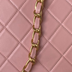 chanel 23khobo, эта сумка в стиле хиппи с подмышечным ремнем прос