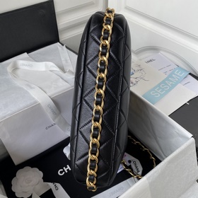 chanel 23khobo, эта сумка в стиле хиппи с подмышечным ремнем прос