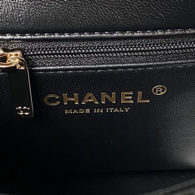 Новая модель Chanel 24c AS4543 с ручкой и крышкой. Маслянистая ко