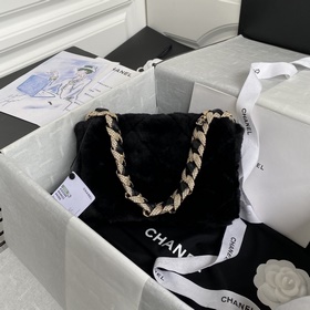 Chanel осенне-зимний меховой чемодан AS2240 Fur bag с крышкой, св