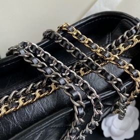 91810 Chanel Gabrielle Инновации Chanel никогда не разочаровывают
