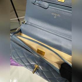 Новая модель Woc от Chanel. После того, как я надела ее, она мне 