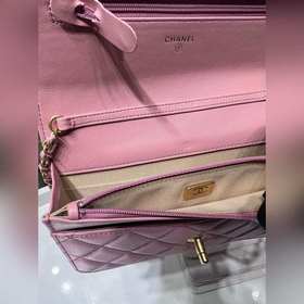 Новая модель Woc от Chanel. После того, как я надела ее, она мне 
