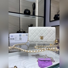 Новая модель Woc от Chanel. После того, как я надела ее, она мне