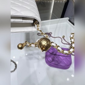 Новая модель Woc от Chanel. После того, как я надела ее, она мне 