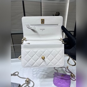 Новая модель Woc от Chanel. После того, как я надела ее, она мне 