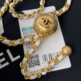 1786 Chanel Популярная металлическая сумка mini с крышкой. На цеп