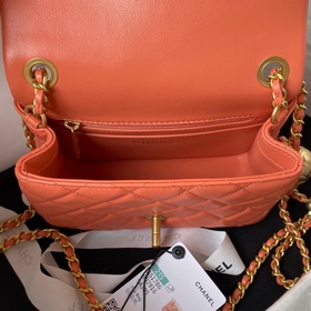 1786 Chanel Популярная металлическая сумка mini с крышкой. На цеп