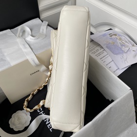 Chanel 24 сумка-хобо, модель AS4754. Эта сумка, как и предыдущая