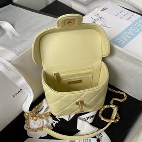 Chanel 23S Новая модель AS3973 косметичка с ручкой. Очень популяр