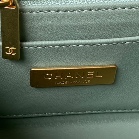 Chanel 23S Новая модель AS3973 косметичка с ручкой. Очень популяр