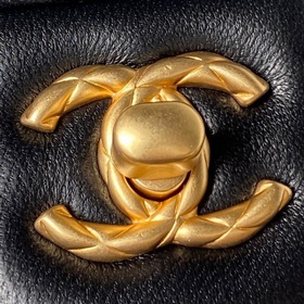 Chanel 23S Новая модель AS3973 косметичка с ручкой. Очень популяр