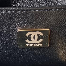 Chanel 23S Новая модель AS3973 косметичка с ручкой. Очень популяр