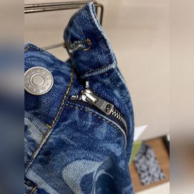 Gucci, GU жидкие джинсовые шорты сердечком Оригинал, цена 600, те