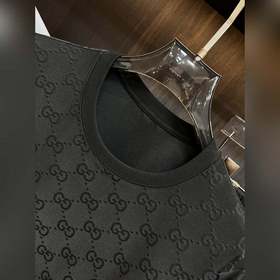 Новый комплект из коротких рукавов от Gucci! Редкая возможность п