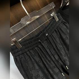 Новый комплект из коротких рукавов от Gucci! Редкая возможность п