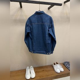 Gucci, весенняя колекция 2024, джинсовая куртка с принтом в стиле