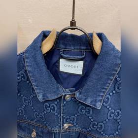 Gucci, весенняя колекция 2024, джинсовая куртка с принтом в стиле