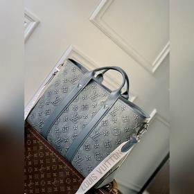 LV M22537 Сумка Week-End Tote из ткани Monogram Washed Denim, пол
