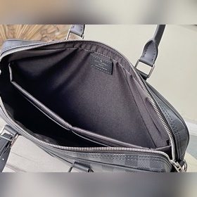 LV N40445 Эта небольшая сумка Voyage из ткани Monogram Ecli se им