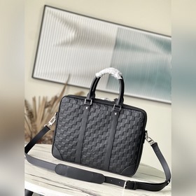 LV N40444 Прессованный узор. Этот небольшой портфель Voyage из ко