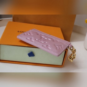 M82 «Porto Cult LV Charm» из мягкой кожи Monogram Unplant с тисн