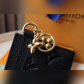 M82132 Черный «Porto Cult LV Charm» из мягкой кожи Monogram Unpla