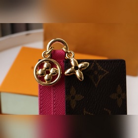 M82739 Старый цветок Изготовлен из ткани с покрытием Monogram и 