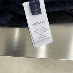 Новый кардиган LV 24ss из тонкого шерстяного трикотажа имеет непр