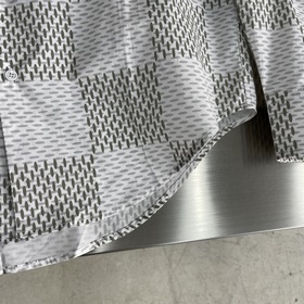 Новая длиннорукавная рубашка LV 24ss украшена увеличенным узором 