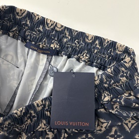 Комплект Louis Vuitton / Луи Виттен весна-лето 2024： шорты из шел
