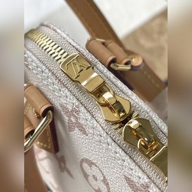 LV M46895 Эта сумка Nano Aima воплощает классическую форму сумки 