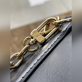 LV M82886 Черная кожаная мини-сумка-ведро из серии Shu Mai. Zjs j