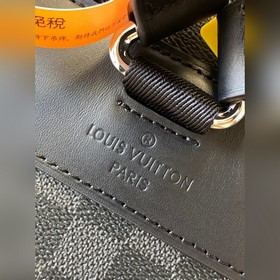 LVN41379 Black Leather изготовлен из подлинной французской кожи к
