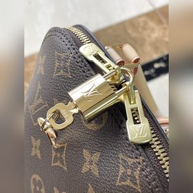 LV M47132 Этот рюкзак Ama был представлен на показе женской колле