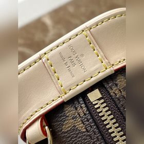 LV M47132 Этот рюкзак Ama был представлен на показе женской колле