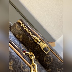 LV M44658 Рюкзак TRIO Рюкзак Trio представляет собой сумку из тка