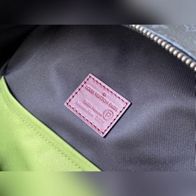 LV M45455 Оригинальная модель Virgil Abloh включил мотив коллажа 