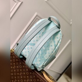 LV M22519 Рюкзак Discovery из ткани Monogram Aquagarden с креатив