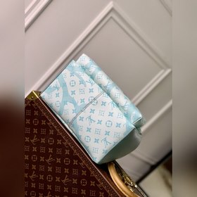 LV M22519 Рюкзак Discovery из ткани Monogram Aquagarden с креатив