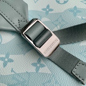 LV M22519 Рюкзак Discovery из ткани Monogram Aquagarden с креатив