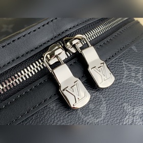 LV 【Рюкзак DISCOVERY】 M46553 Черный Рюкзак Discovery из мягкой ко