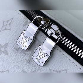 LV 【Рюкзак DISCOVERY】 m30953 (белый цветок) Серия Ta garama предс