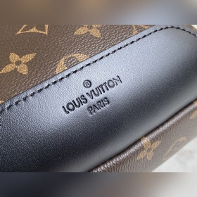 LV M45897 Серия сумок через плечо и на пояс Avenue. Эта сумка из