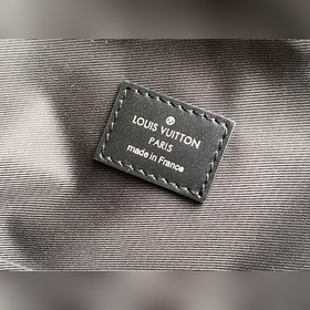 LV M45897 Серия сумок через плечо и на пояс Avenue. Эта сумка из 